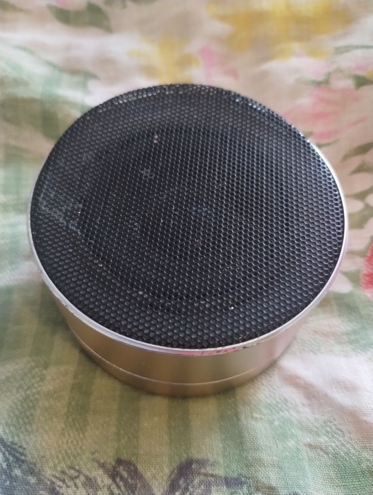 Mały głośnik bluetooth