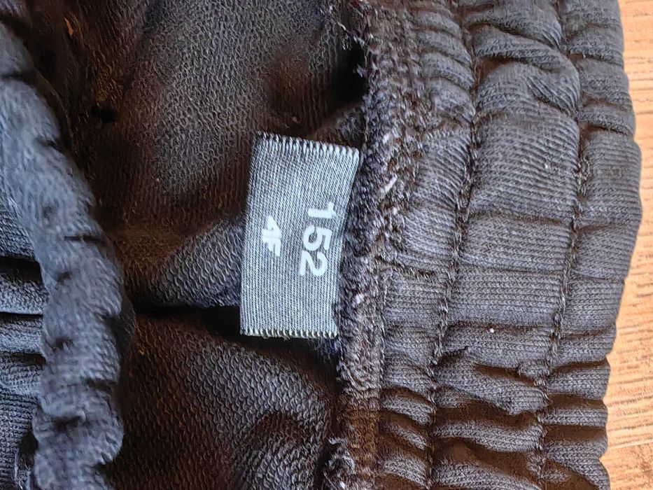 Spodnie dresowe dziewczęce 4f