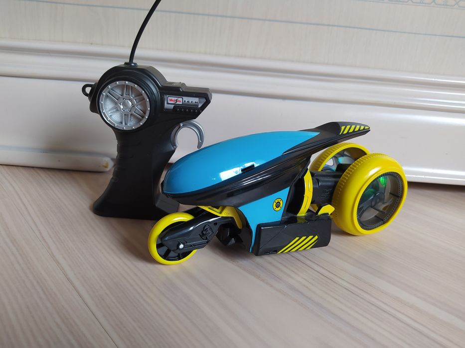 Мотоцикл з пультом керування Maisto (1:24) Cyklone 360