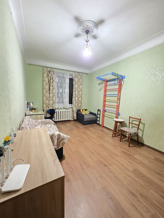 Сдам 3к сталинку на Гоголя дом 23, первый этаж, газ