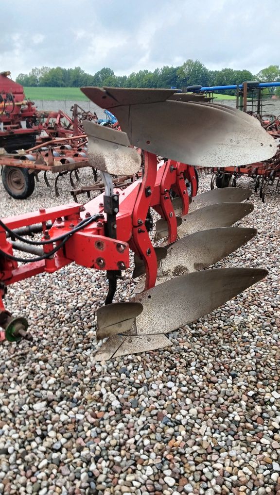 Pług overum kuhn  obrotowy zab hydrauliczne agrolux  ladny stan