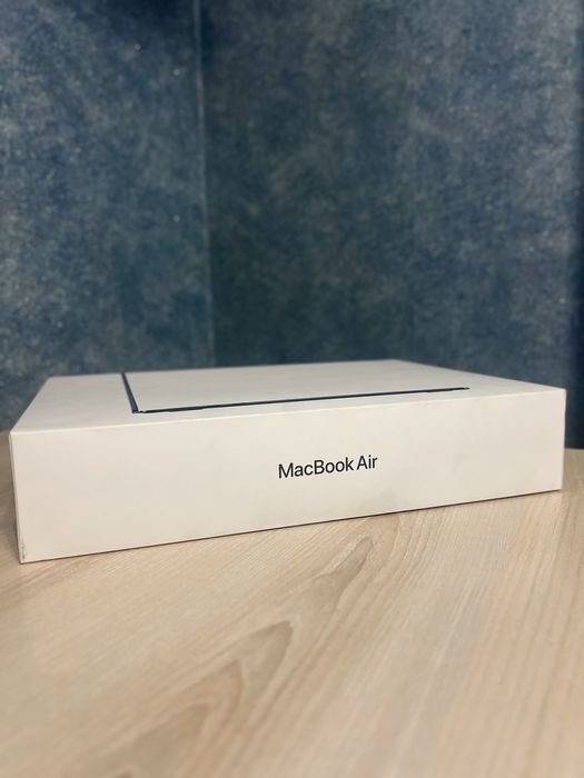MacBook Air 13.6” M2 — 16 ГБ / 256 ГБ SSD — новий, запакований!