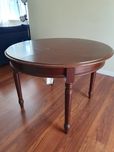 Mesa de jantar em mogno