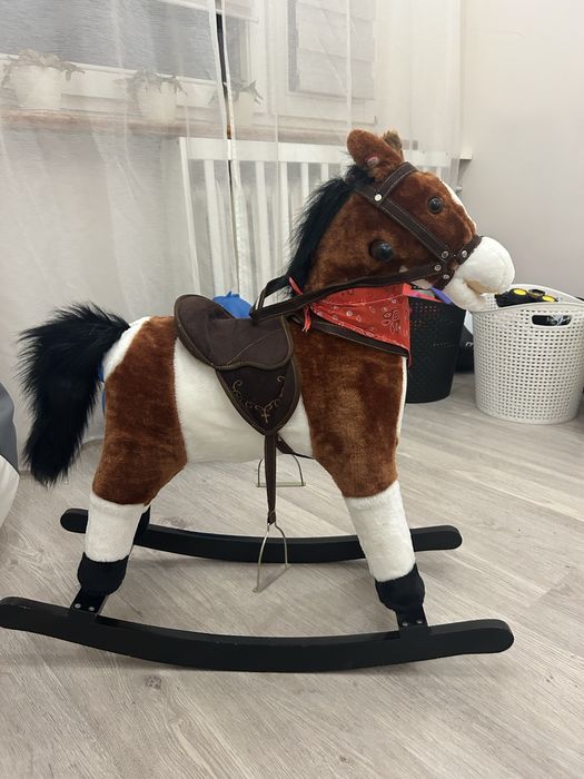 Koń na biegunach Śpiewający