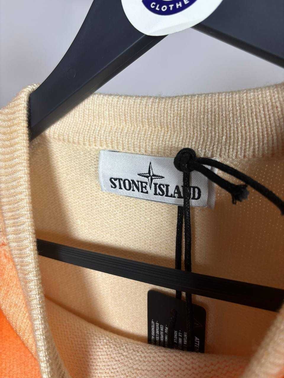 Men's sweatshirt with patch