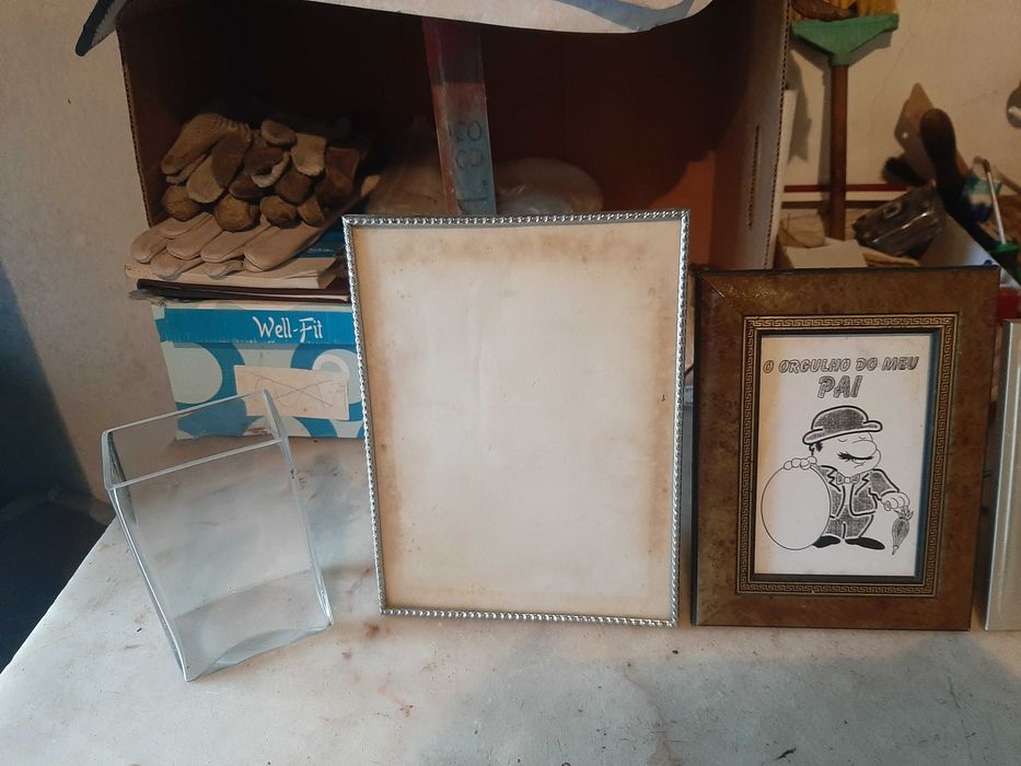 4 molduras antigas em bom estado e pequena lembrança Fátima.