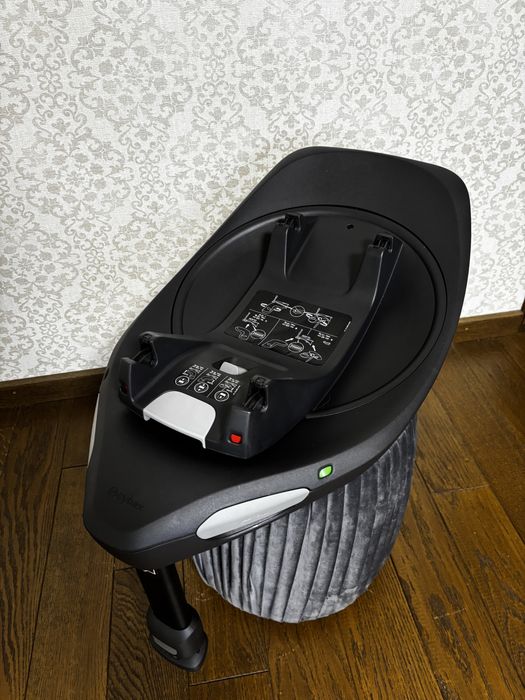 Автокрісло Cybex Cloud G+ plus Lava Grey з базою Isofix Cybex G 2025р