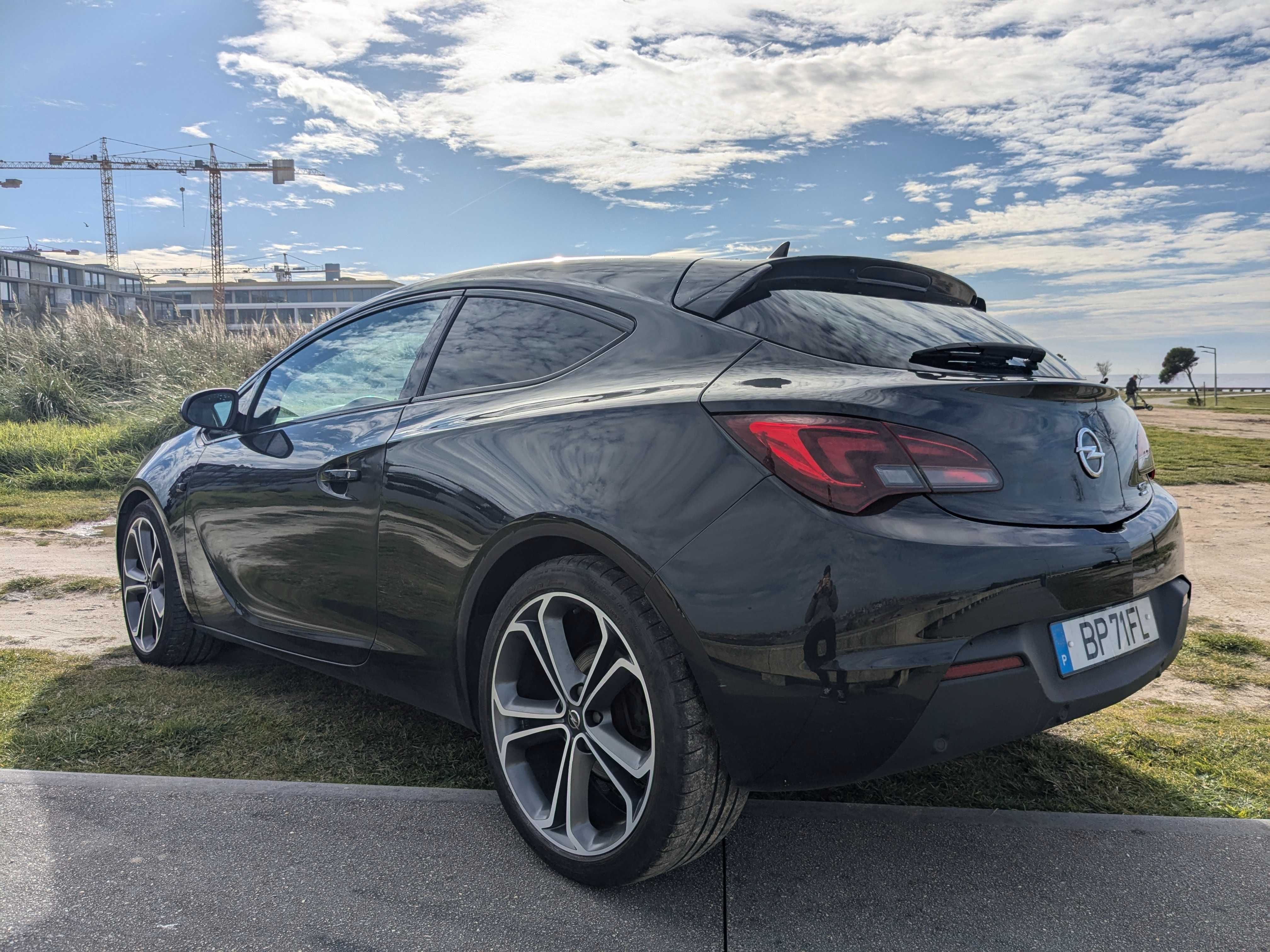 Opel Astra J GTC Limited Edition 147de200 PREÇO SÓ ESTA SEMANA.