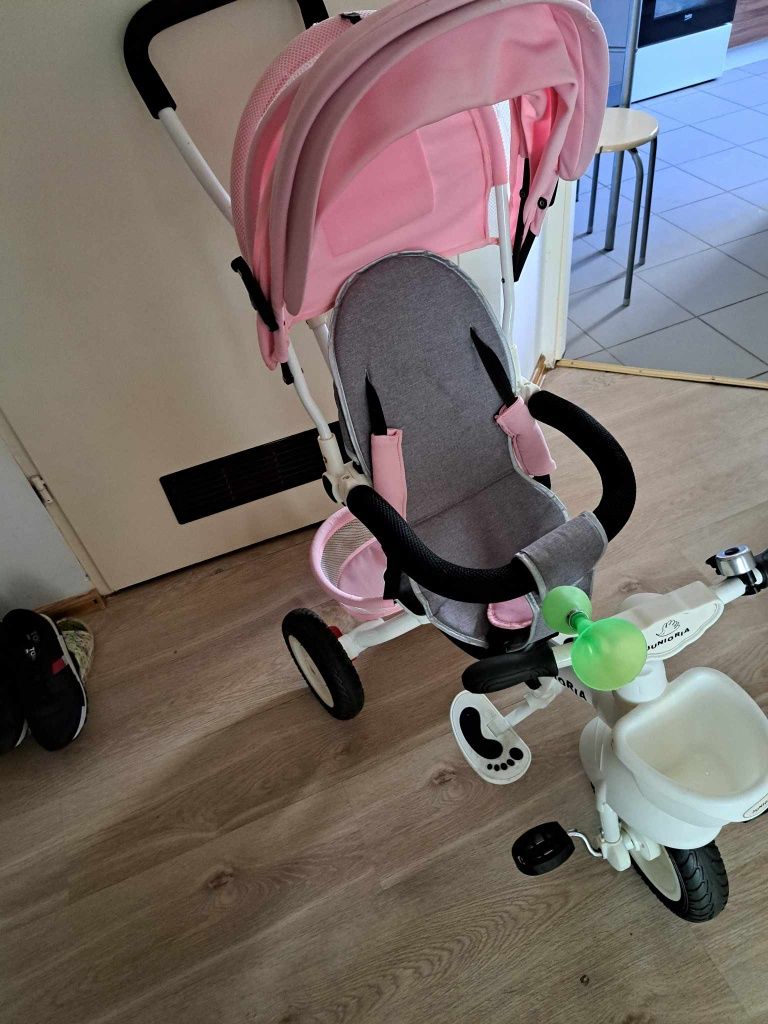 Rowerek trójkołowy z baldachimem