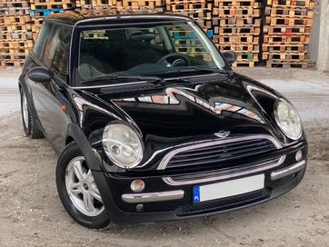 Mini Cooper 1,6 benzyna mały przebieg serwisowany opony zimowe