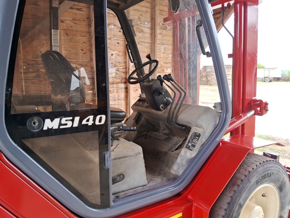 Навантажувач Manitou MSI40