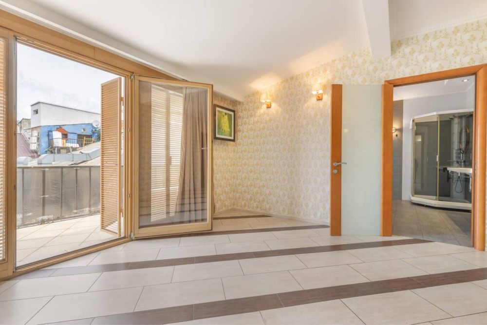 Дерибасовская 17.Центр.Посуточно.От хозяина.