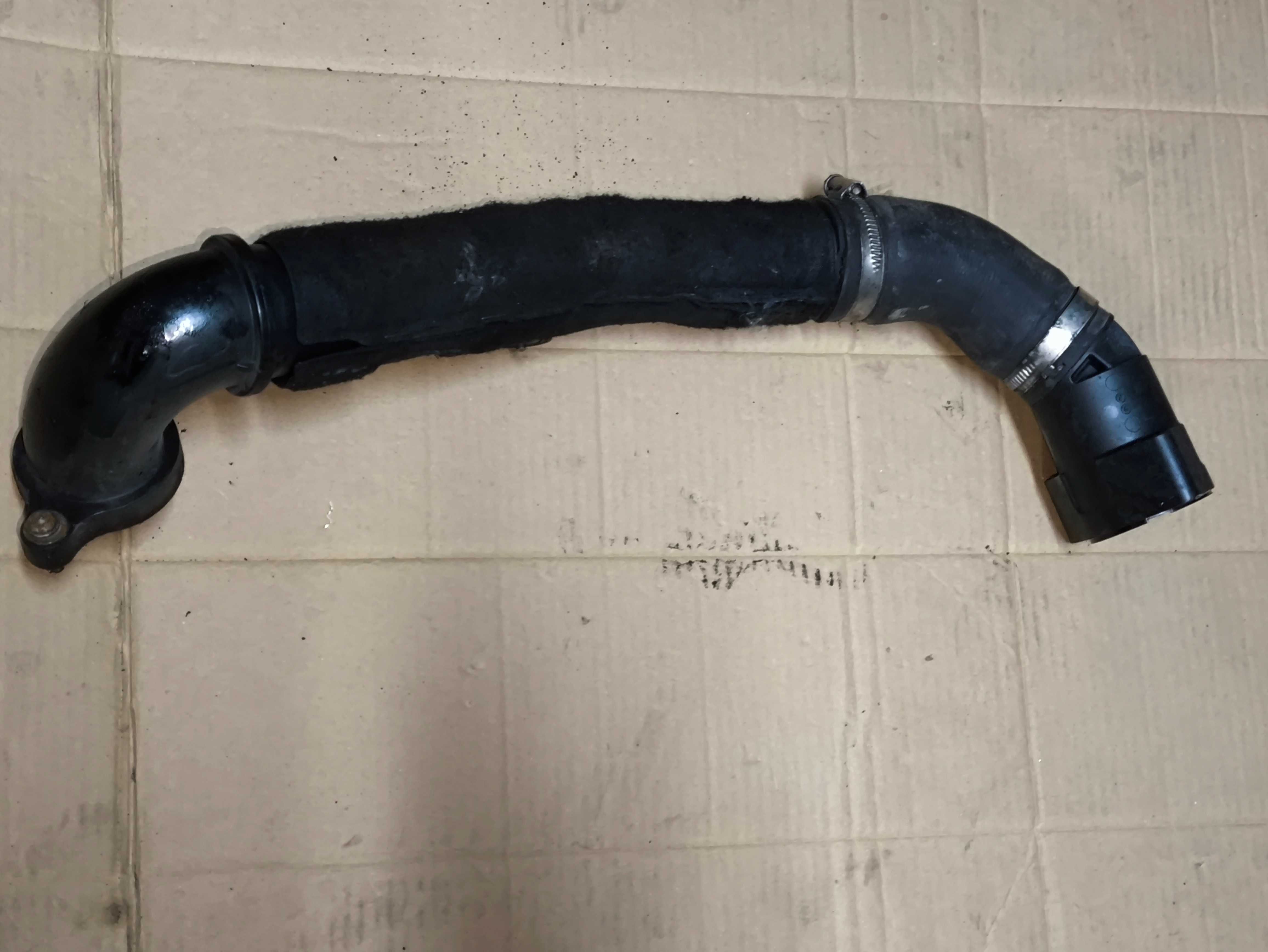Rura przewód powietrza VW B8 Golf VII 2.0 TDI 04L145762AD Siedlce