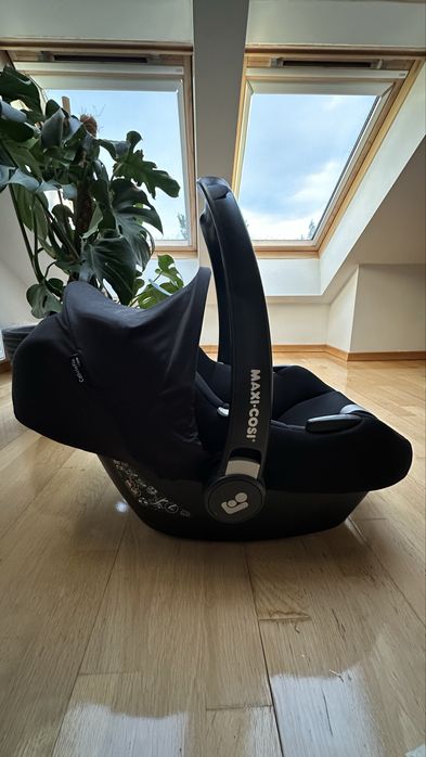 Maxi Cosi fotelik 1 + 2 z bazą i-size