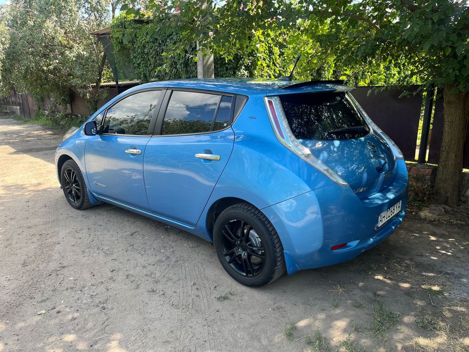 Продам Nissan Leaf с живым аккумулятором