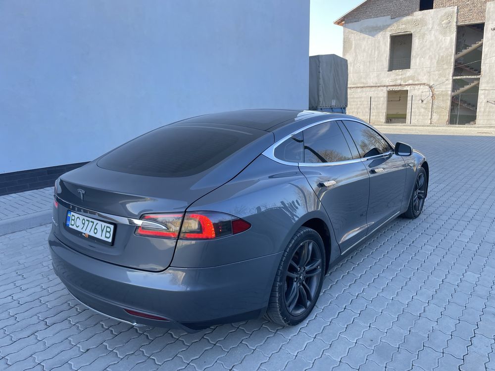 Tesla model s 2014 RWD 85kw