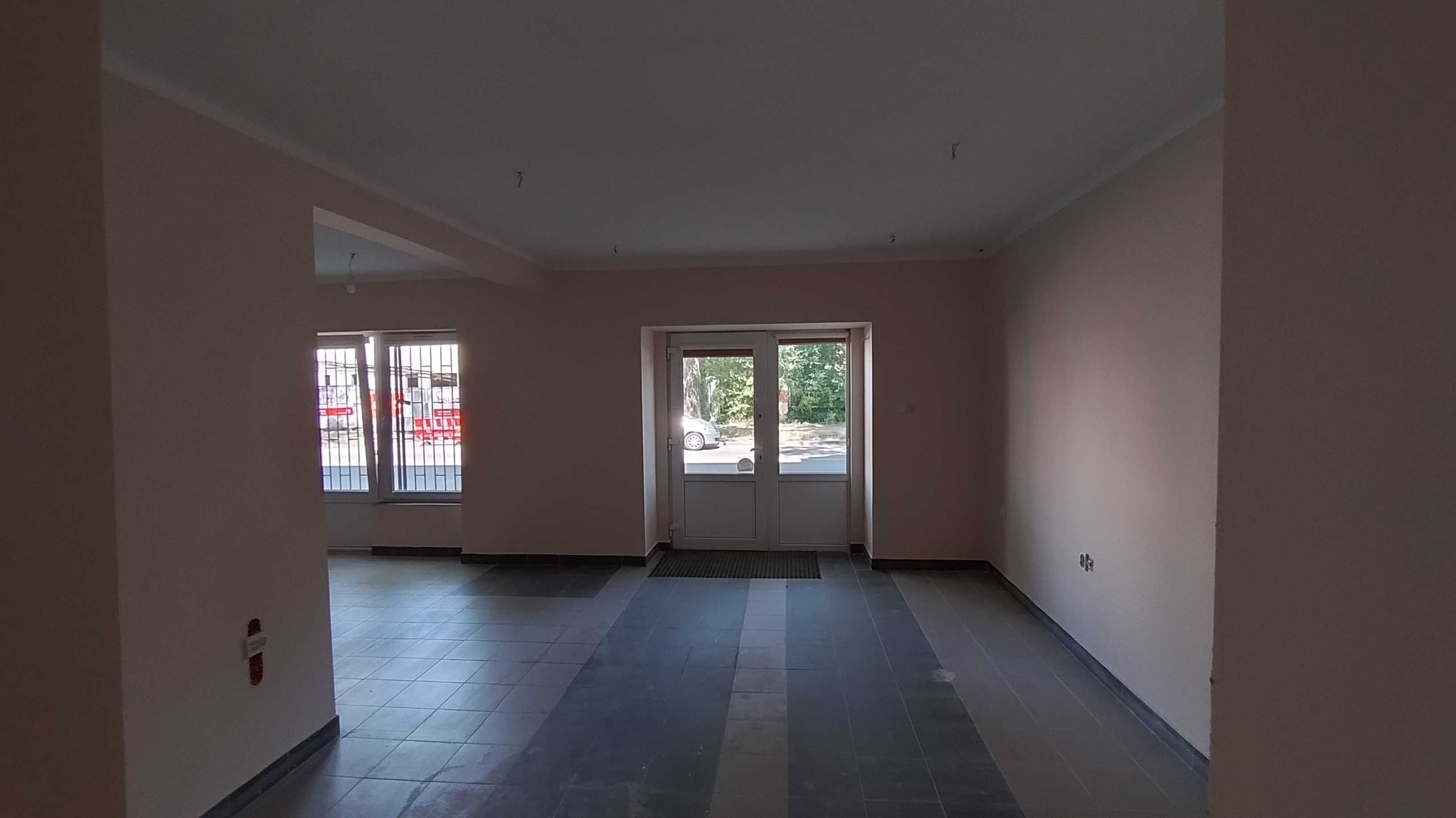 Lokal użytkowy front, parter, 82 m2 - Łódź ul. 6 Sierpnia