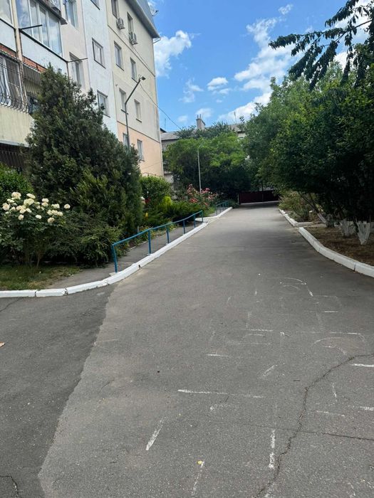 1 кім.квар. в Черноморкі.Новий будинок 48 м2. з ремонтом. Держпрограми