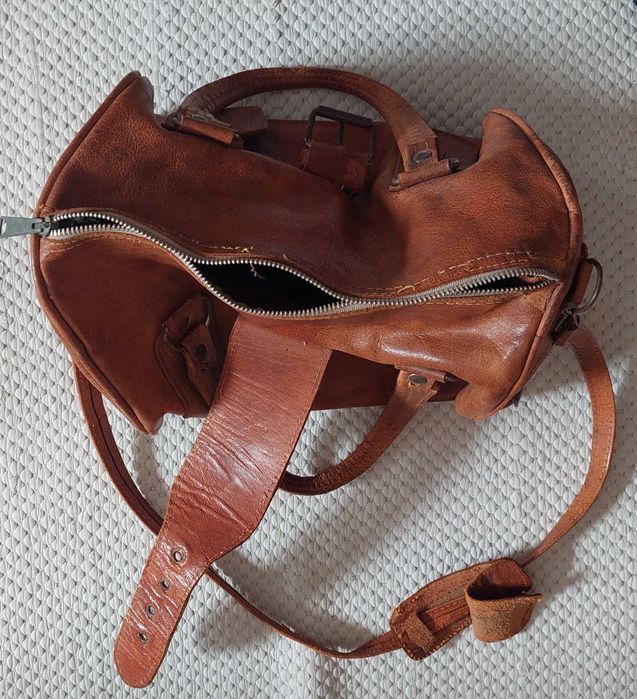 Mala vintage em pele para senhora