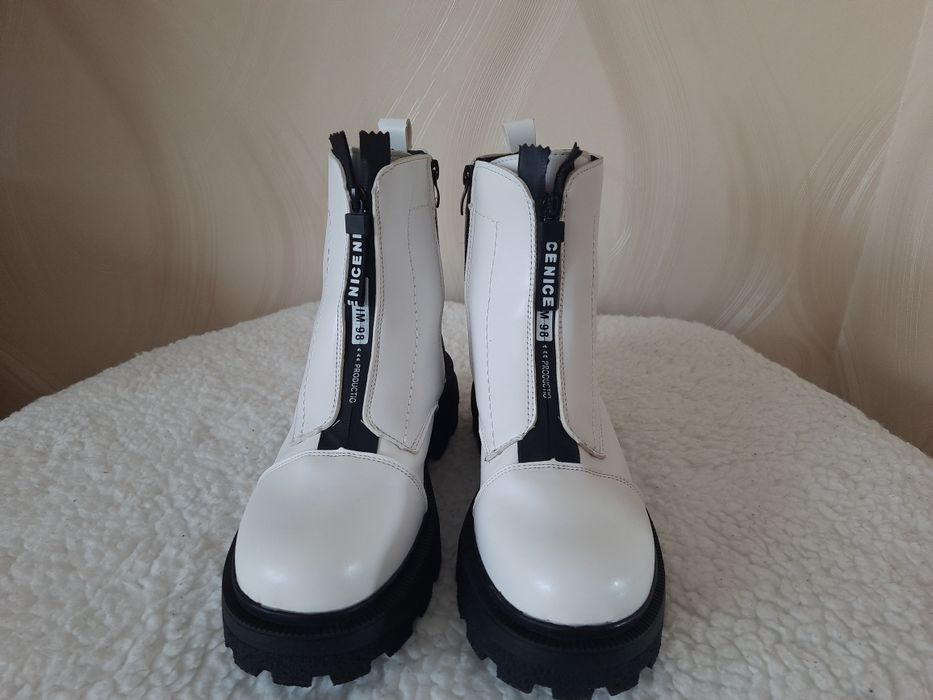 Женские ботинки    .