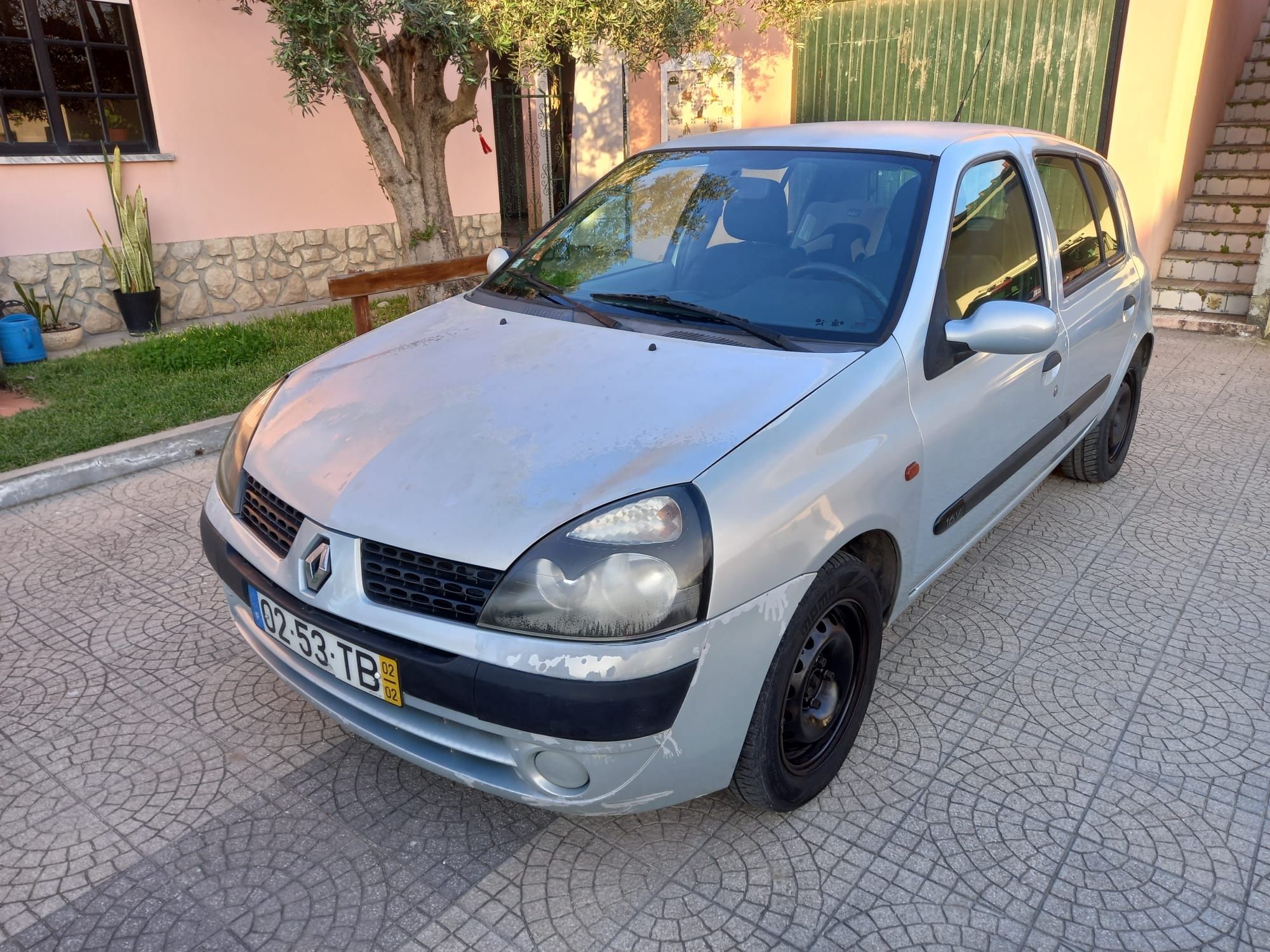 Clio 1.2 16v motor impecável