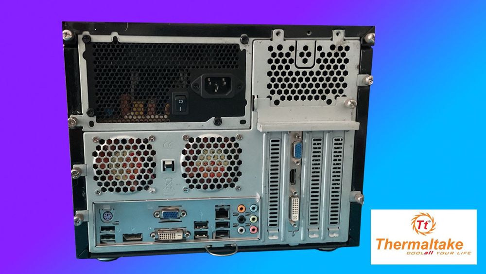 Komputer PC - obudowa Thermaltake Lanbox