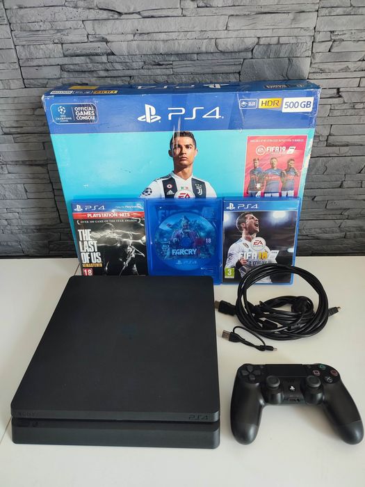 Konsola PlayStation 4 + gry.
