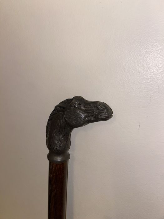 Bengala antiga com castão em estanho