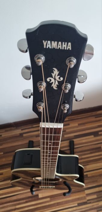 Wspaniałą gitara elektro-akustyczna yamaha!apx500!