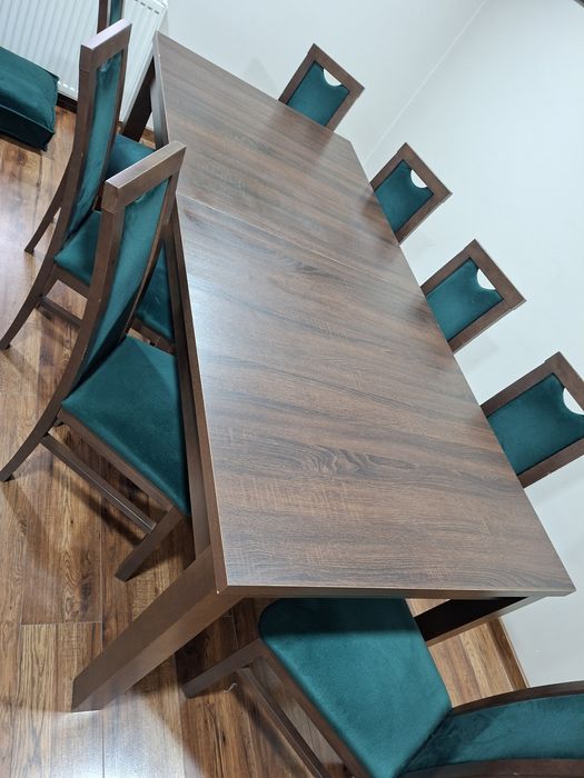 Stół z 12 krzesłami