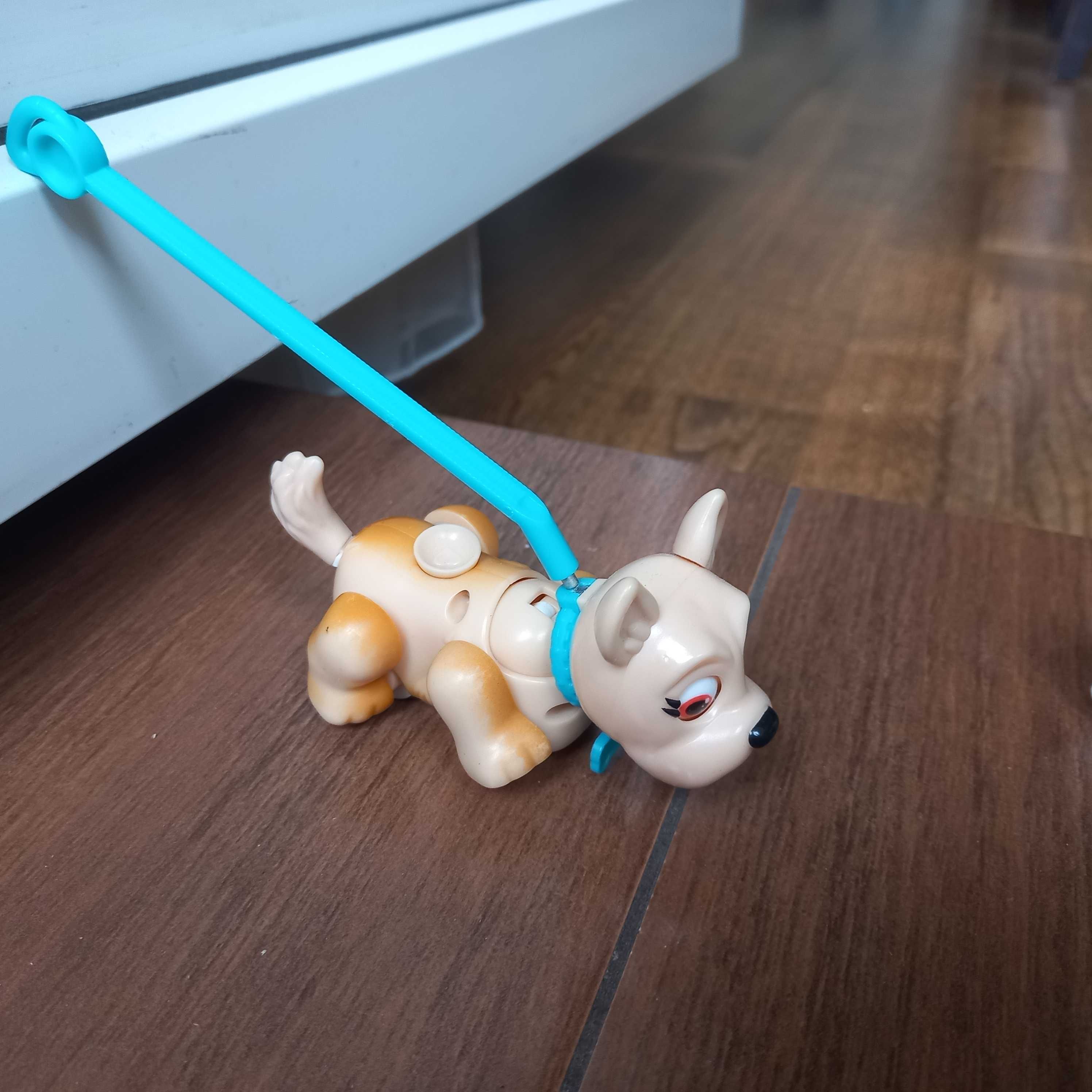 Интерактивная игрушка собака на поводке