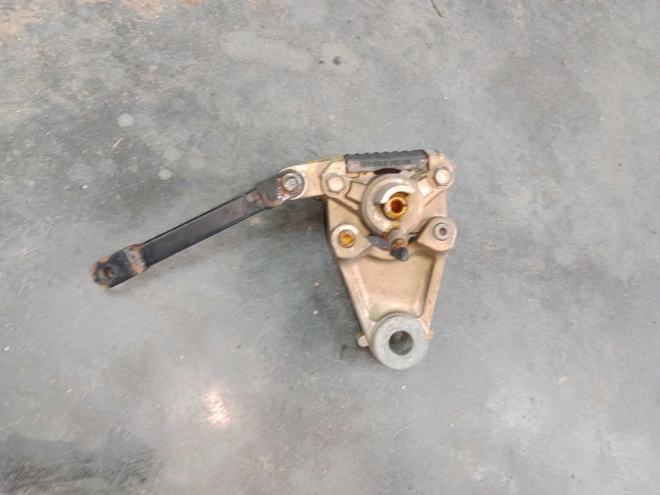 kawasaki zrx1200 zrx 1200 zacisk tył tylny hamulec jarzmo tylne