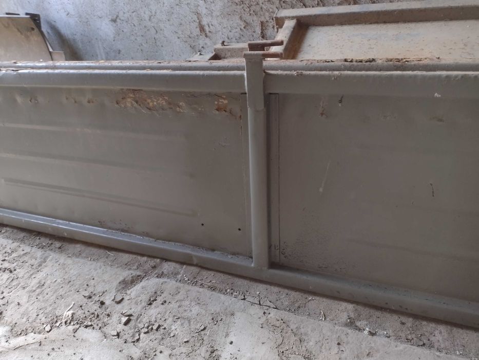 Burty rozrzutnik jednoosiowy