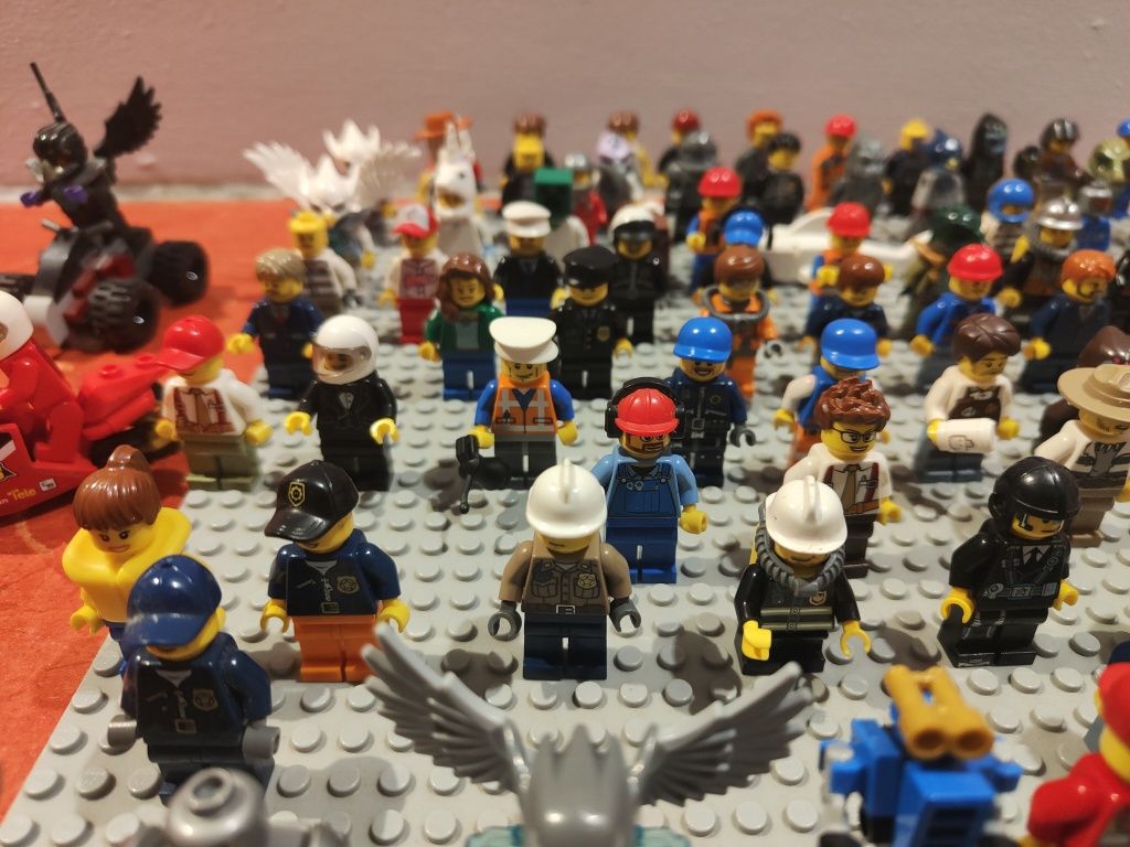 Figurki LEGO city chima itp 116 sztuk