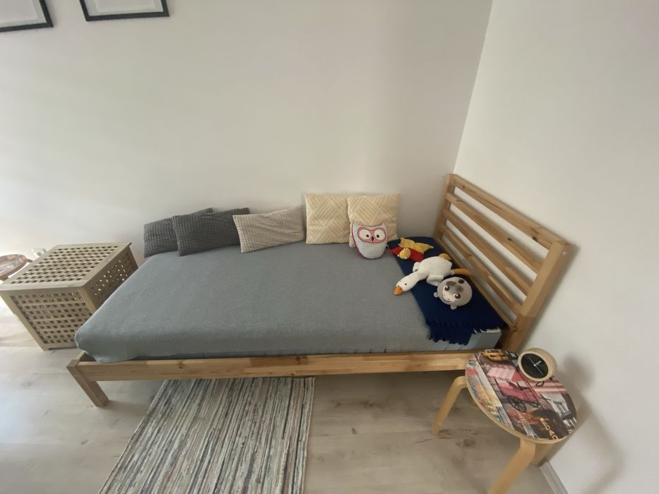 Łóżko Ikea z materacem