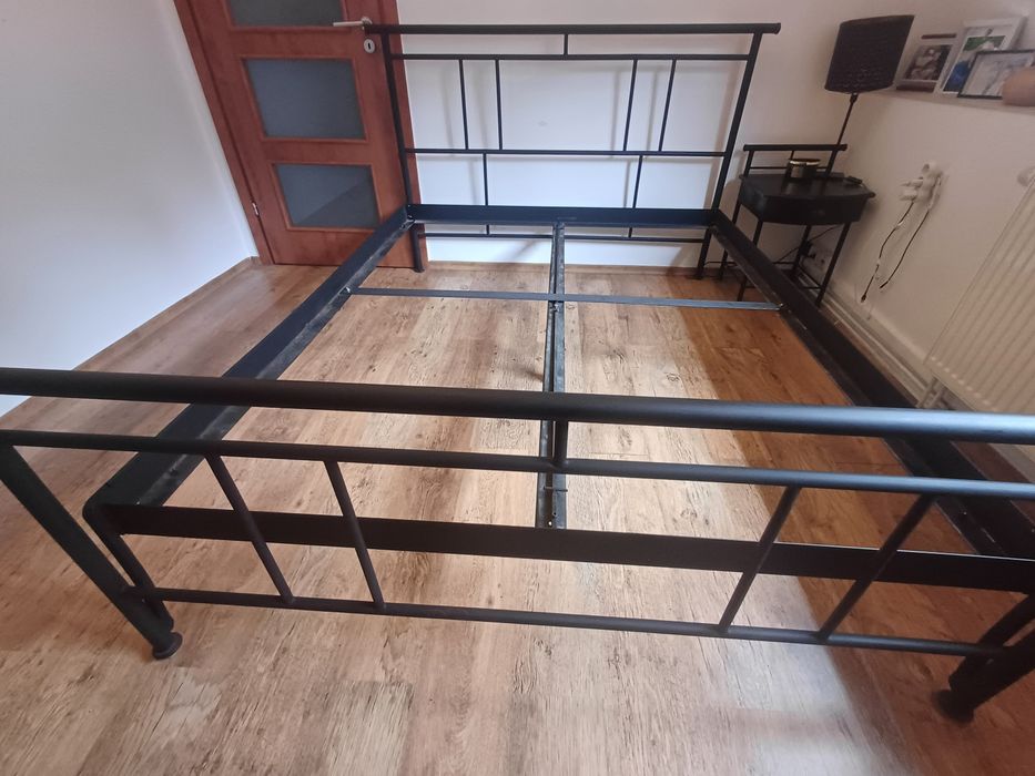 Rama łôżka- metalowe czarne.
