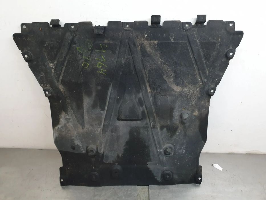 Blindagem inferior do motor RENAULT Clio V (BF_)