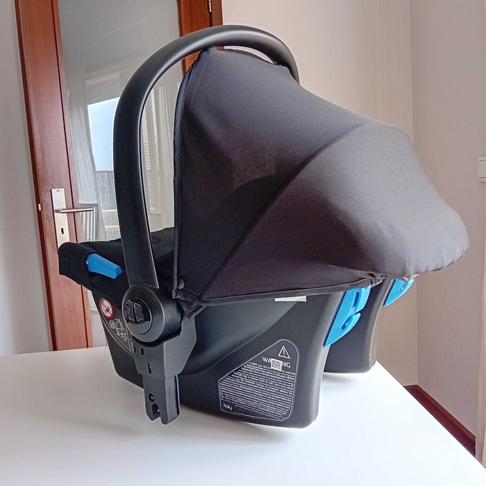 Baby Coque Chicco (com base)