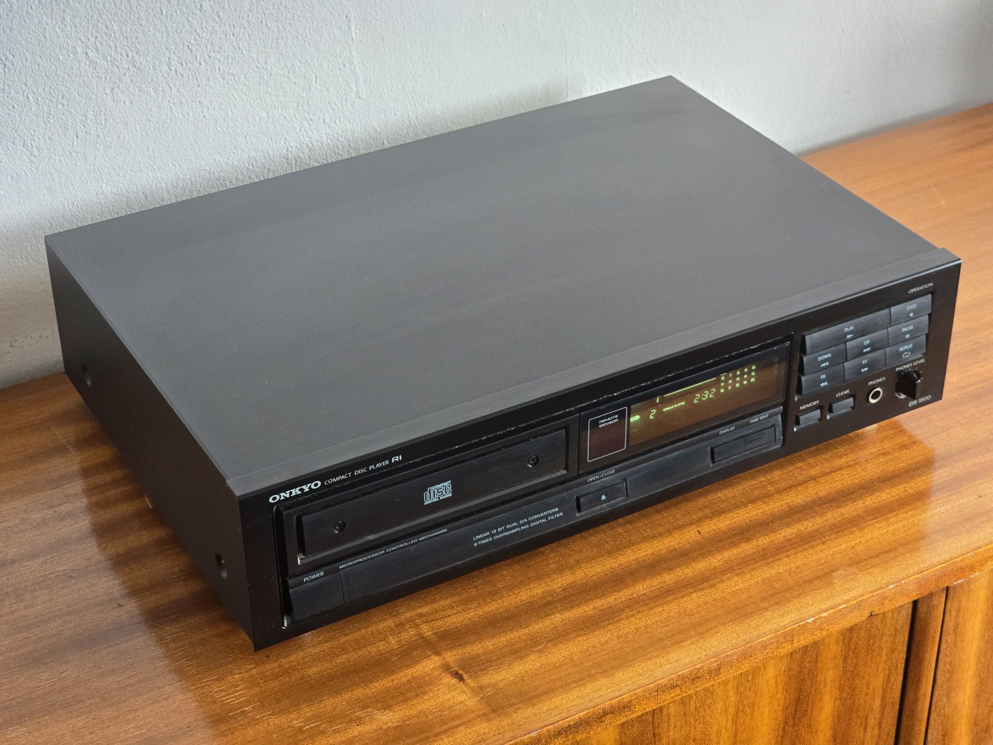 Onkyo DX 1800 odtwarzacz  płyt  CD  cdr ładny stan solidny