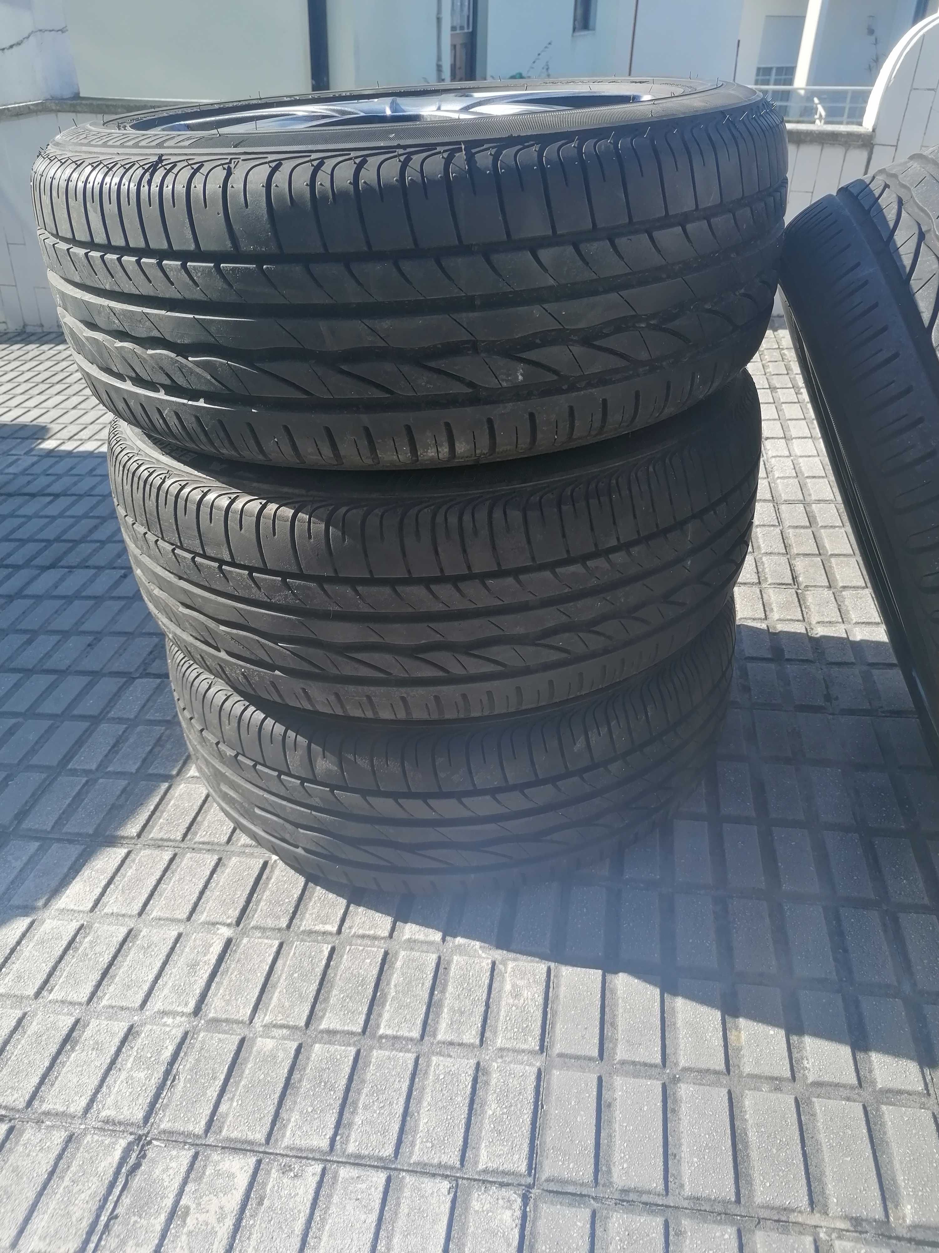 Vendo 4 jantes 16 Audi com pneus novos