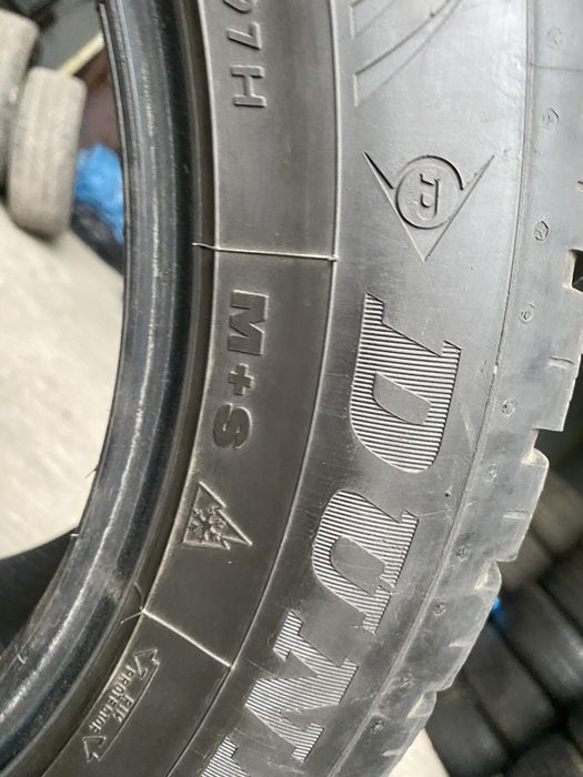Продам резину 225/55/17 зима Dunlop