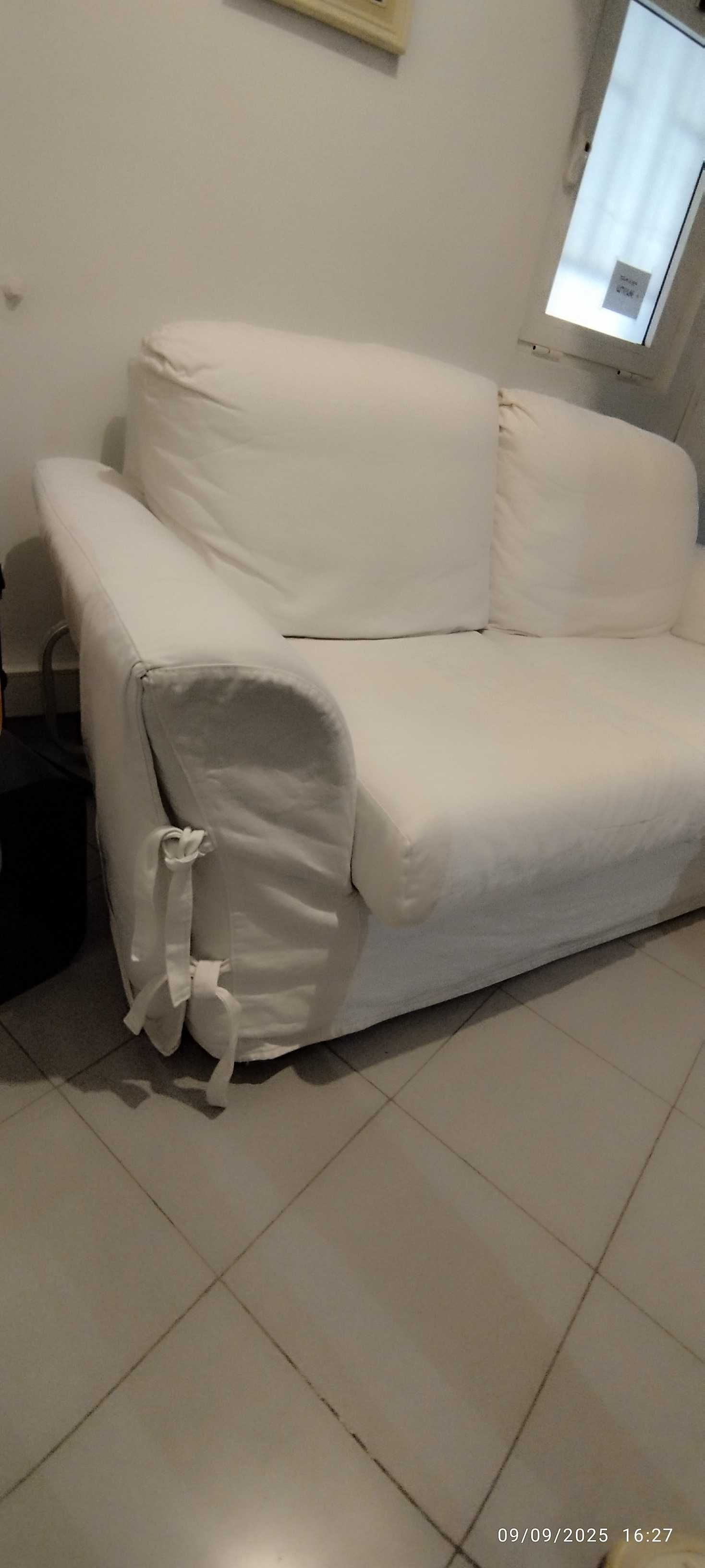Sofá 2 lugares branco com capa lavável