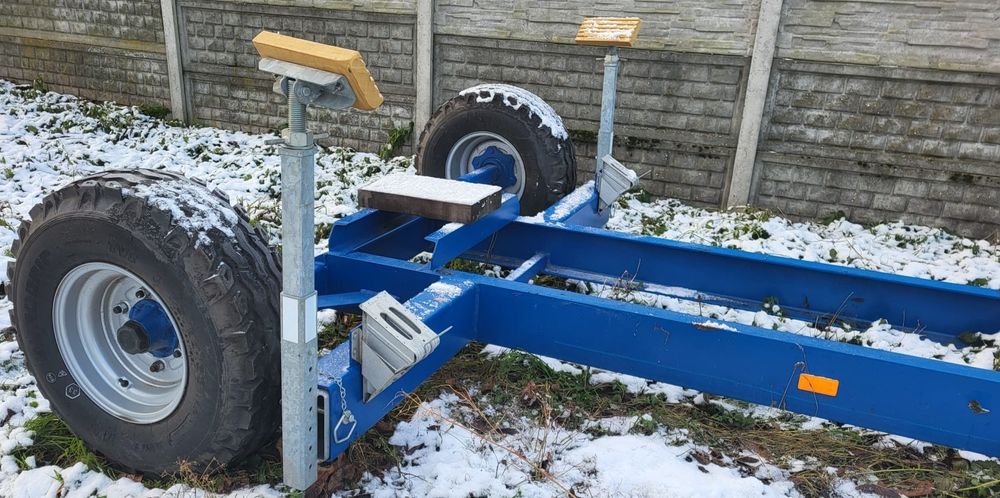 Stojak, łoże pod łódź motorową