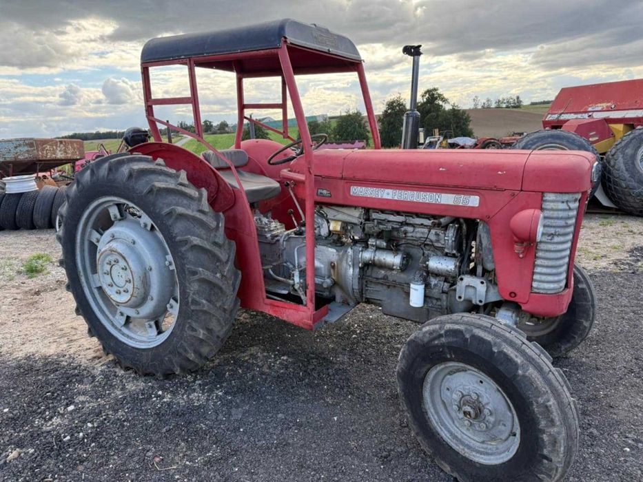 Massey -Ferguson 65