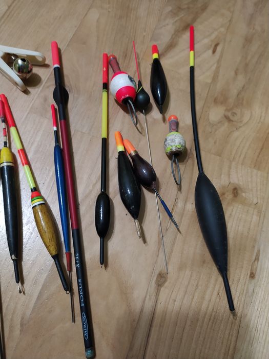 Zestaw spławików oraz bombek