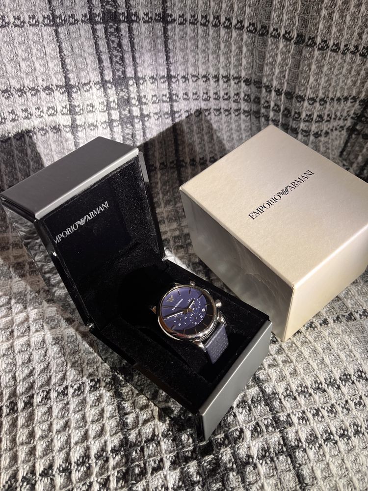 Продаю годинник Armani