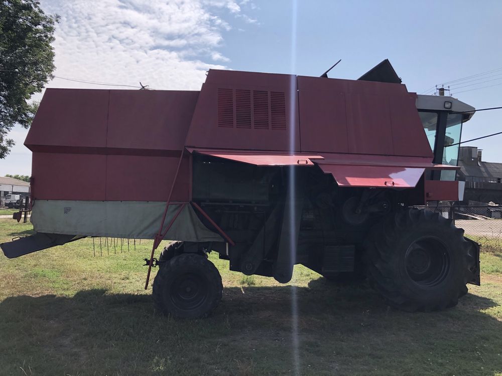 Комбайн Massey Ferguson