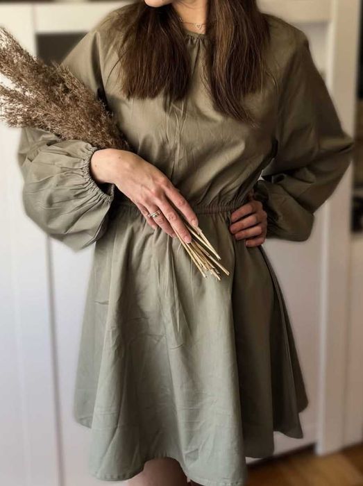 Koszulowa sukienka bonprix w zgaszonym kolorze 34 xs oliwkowym khaki