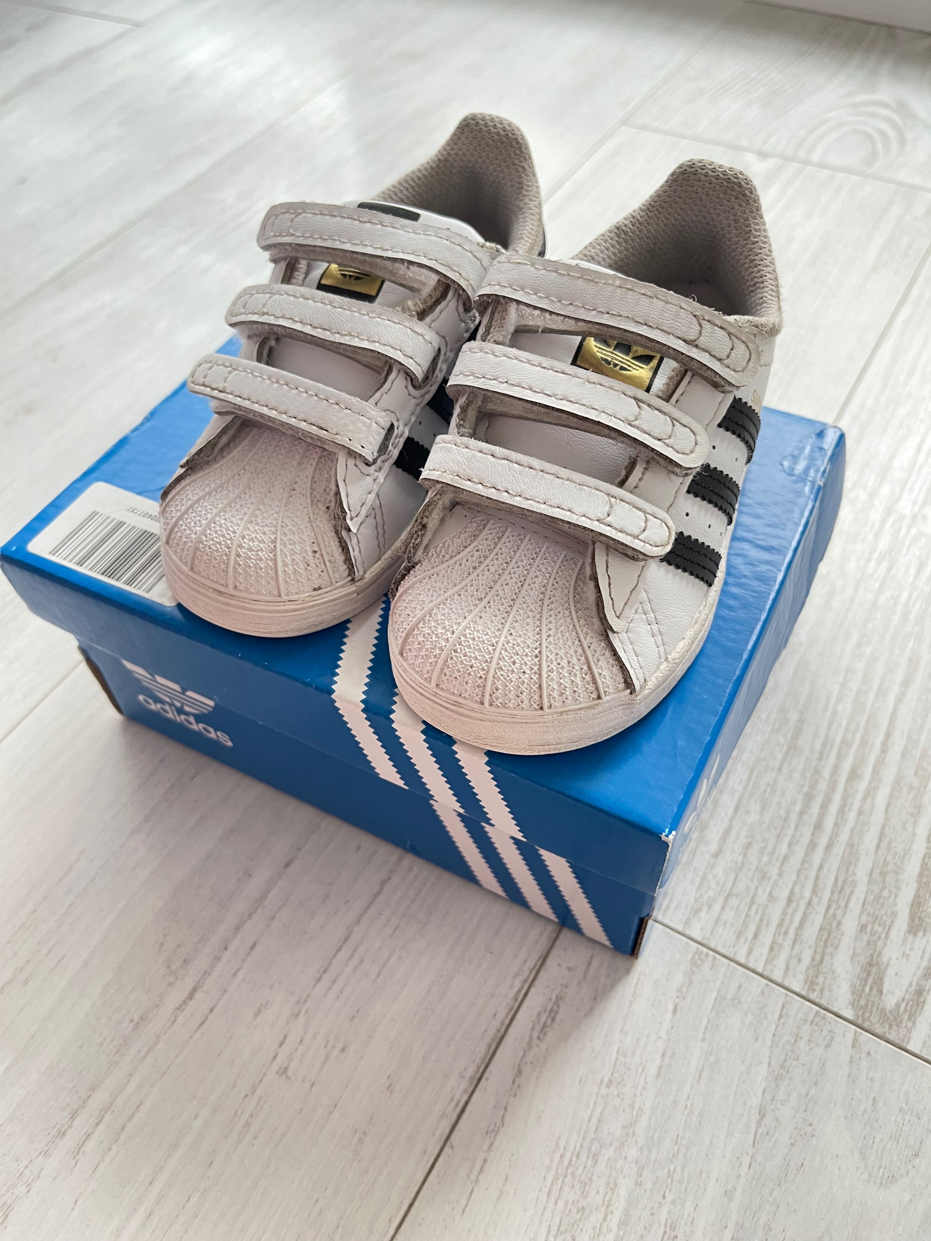 Buty Superstar Adidas rozmiar 22 białe