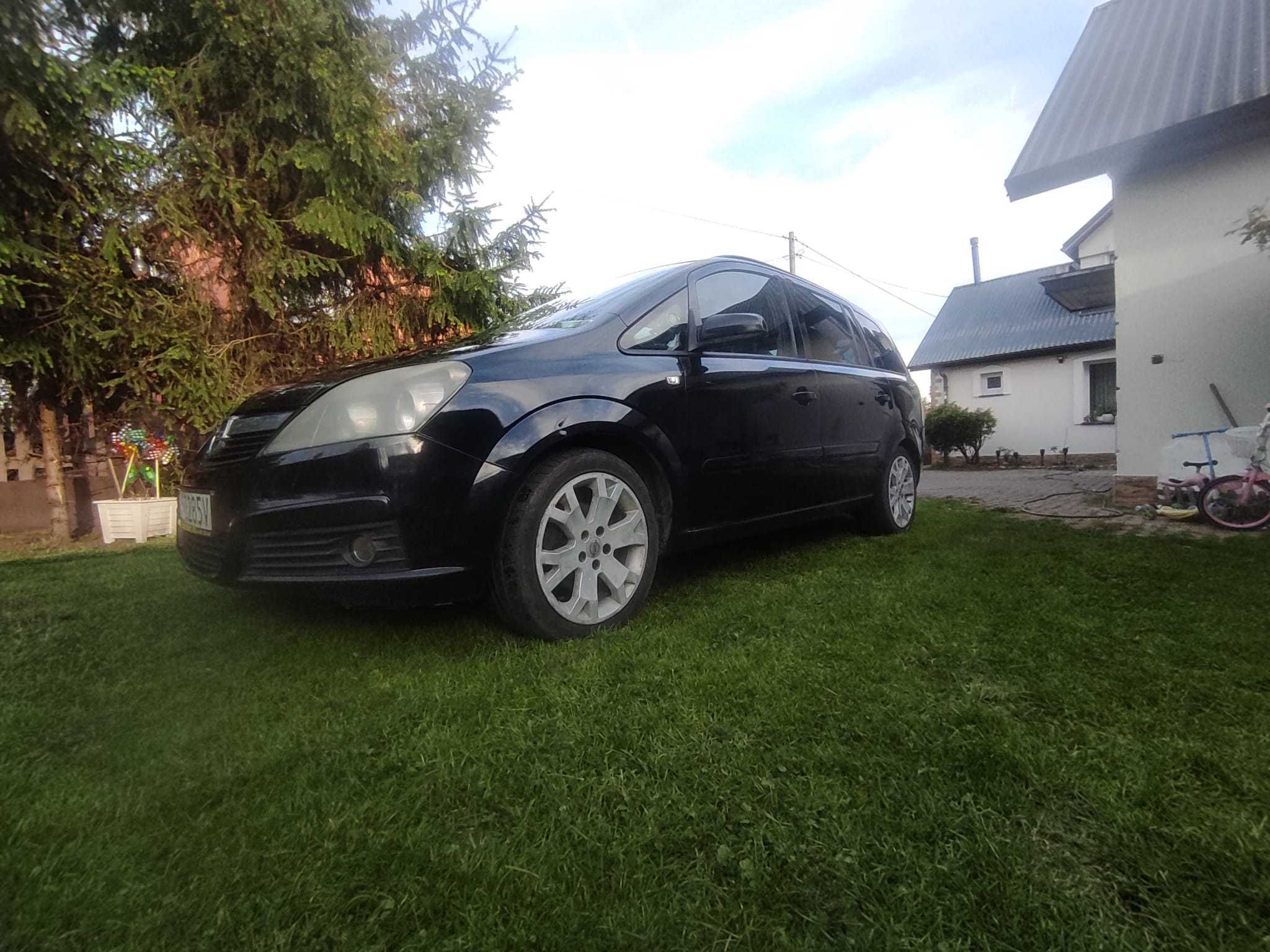 Zadbany Opel Zafira B 1.8 z gazem